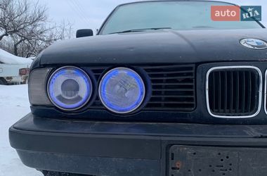 Седан BMW 5 Series 1993 в Виннице