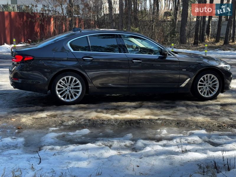 Седан BMW 5 Series 2017 в Киеве