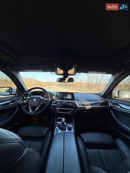 Седан BMW 5 Series 2019 в Хмельницком