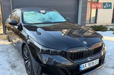 Седан BMW 5 Series 2023 в Києві
