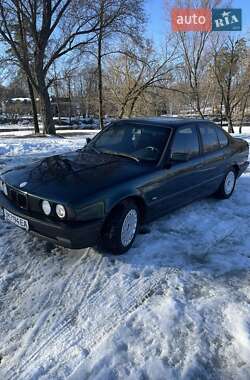 Седан BMW 5 Series 1993 в Сумах