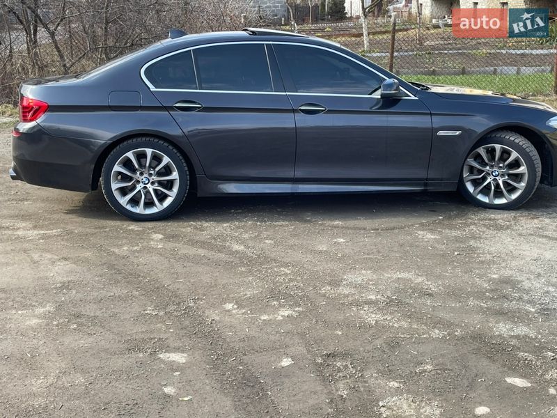 Седан BMW 5 Series 2015 в Городке