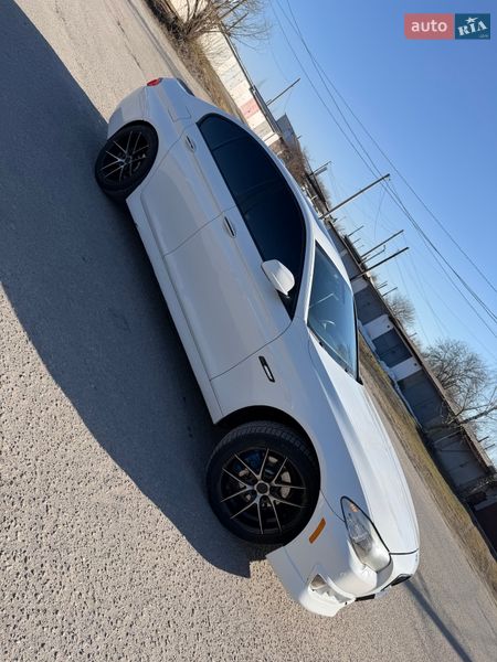 Седан BMW 5 Series 2011 в Звягеле