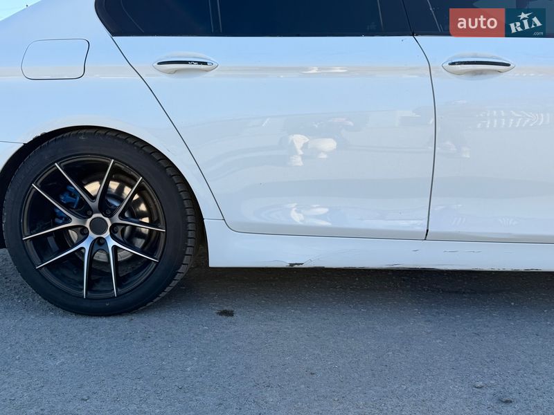 Седан BMW 5 Series 2011 в Звягеле