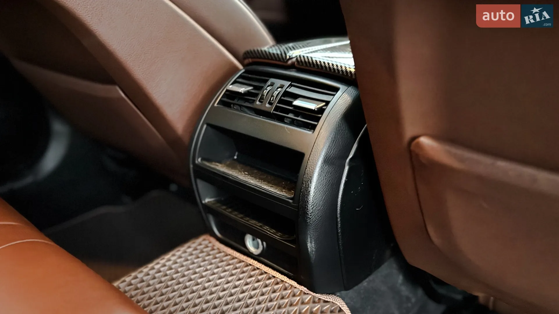 2010 BMW 5er - мініатюра 24