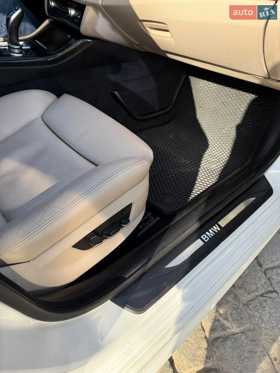 2012 BMW 5er - мініатюра 12