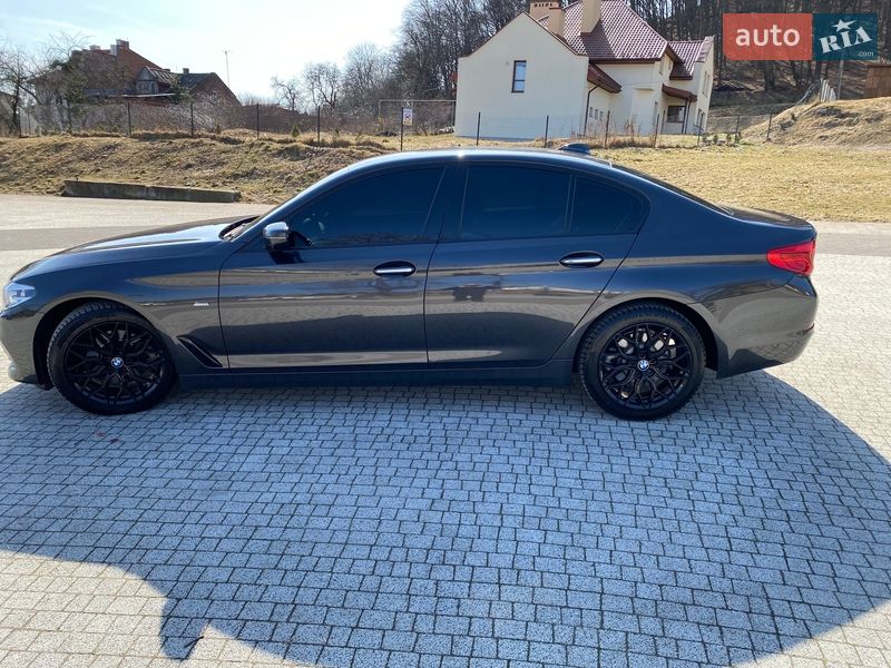 Седан BMW 5 Series 2017 в Львові