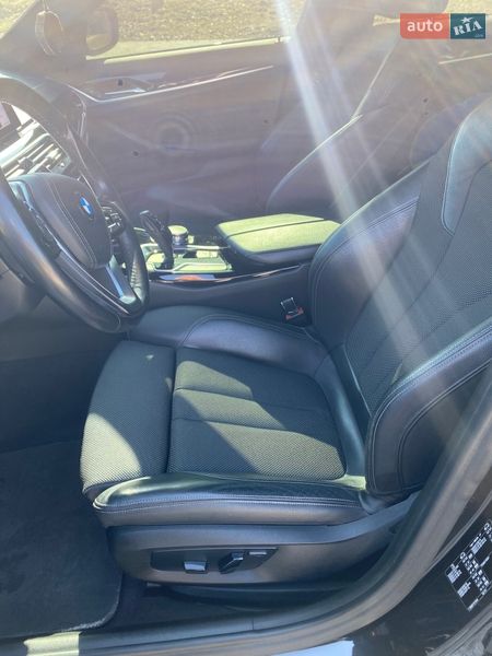 Седан BMW 5 Series 2017 в Львові