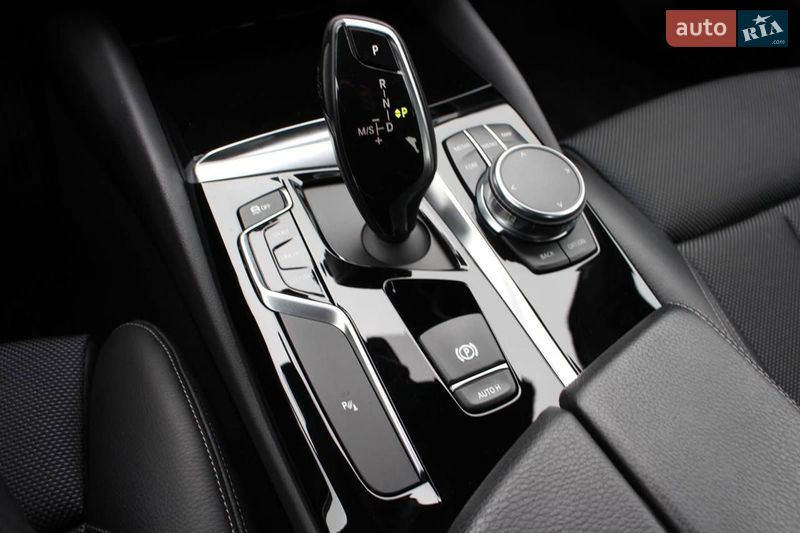 Седан BMW 5 Series 2017 в Львові