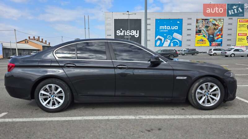 Седан BMW 5 Series 2015 в Чернівцях
