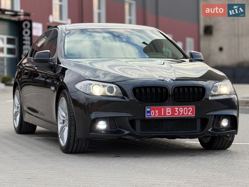 Седан BMW 5 Series 2012 в Дубні