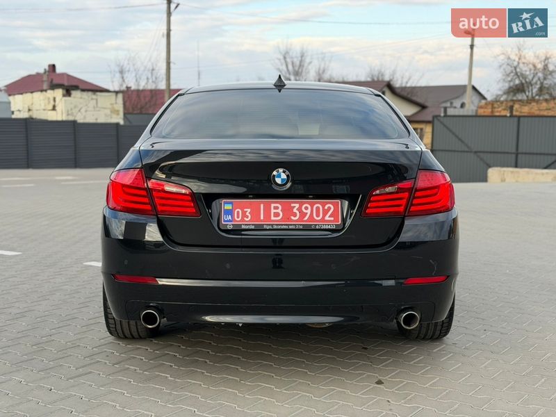 Седан BMW 5 Series 2012 в Дубні