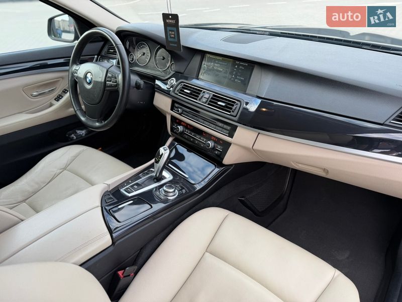 Седан BMW 5 Series 2012 в Дубні