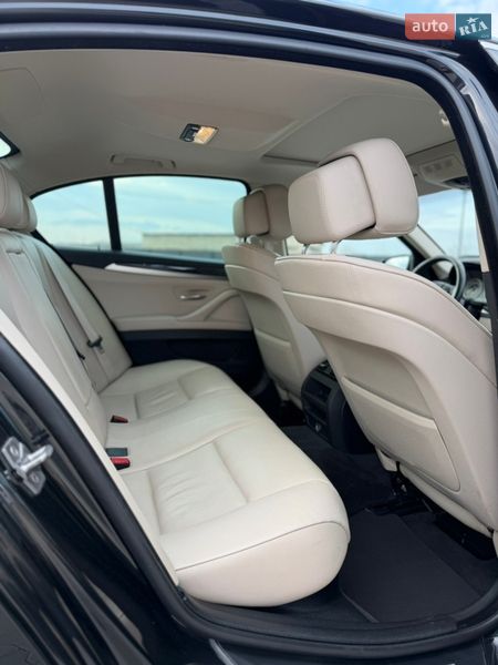 Седан BMW 5 Series 2012 в Дубні