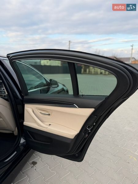 Седан BMW 5 Series 2012 в Дубні