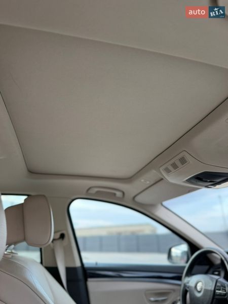Седан BMW 5 Series 2012 в Дубні