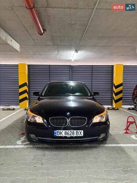 Седан BMW 5 Series 2008 в Вараше