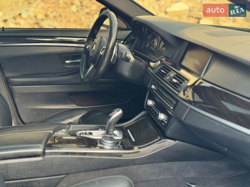 Седан BMW 5 Series 2016 в Коломые