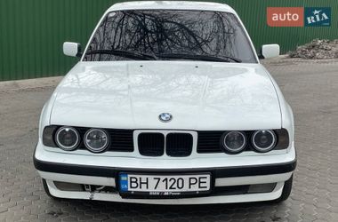 Седан BMW 5 Series 1990 в Одессе