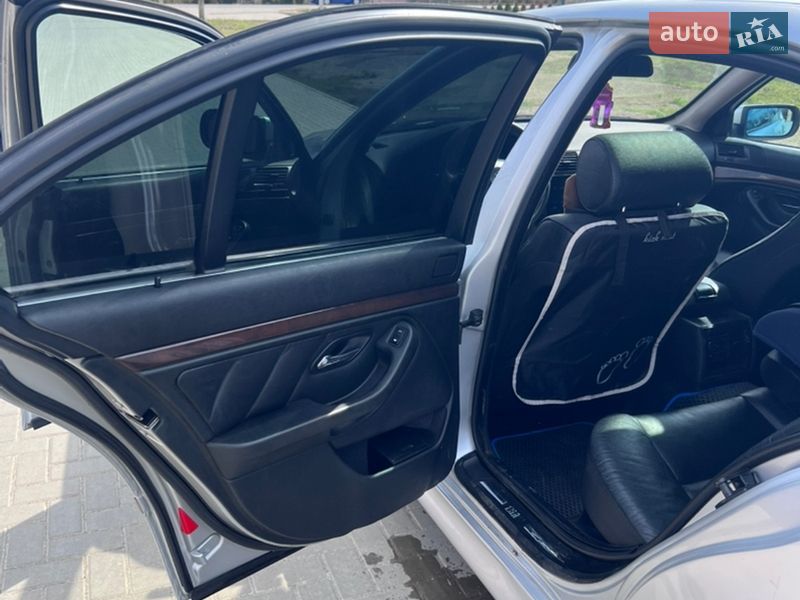 Седан BMW 5 Series 2003 в Авангарде