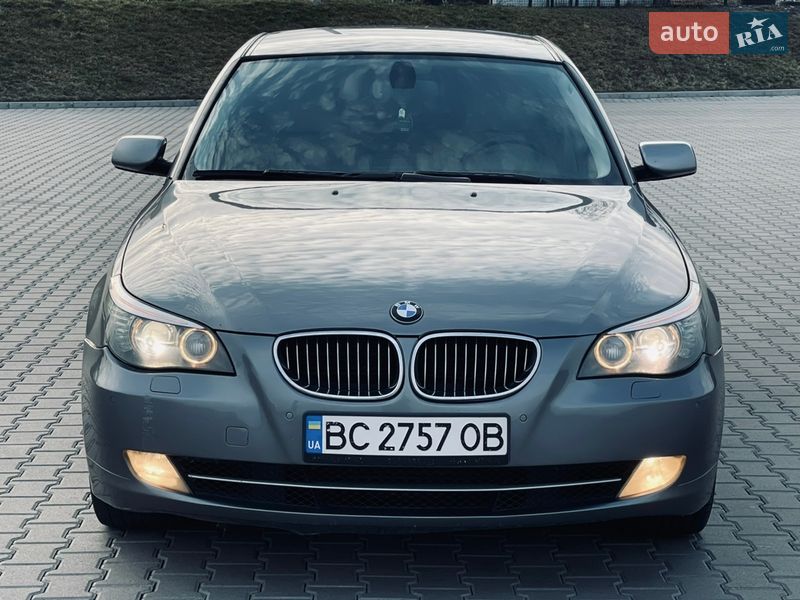 Седан BMW 5 Series 2009 в Кореці