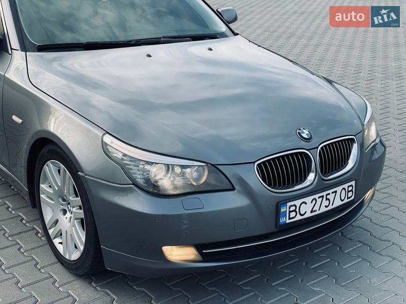 Седан BMW 5 Series 2009 в Кореці