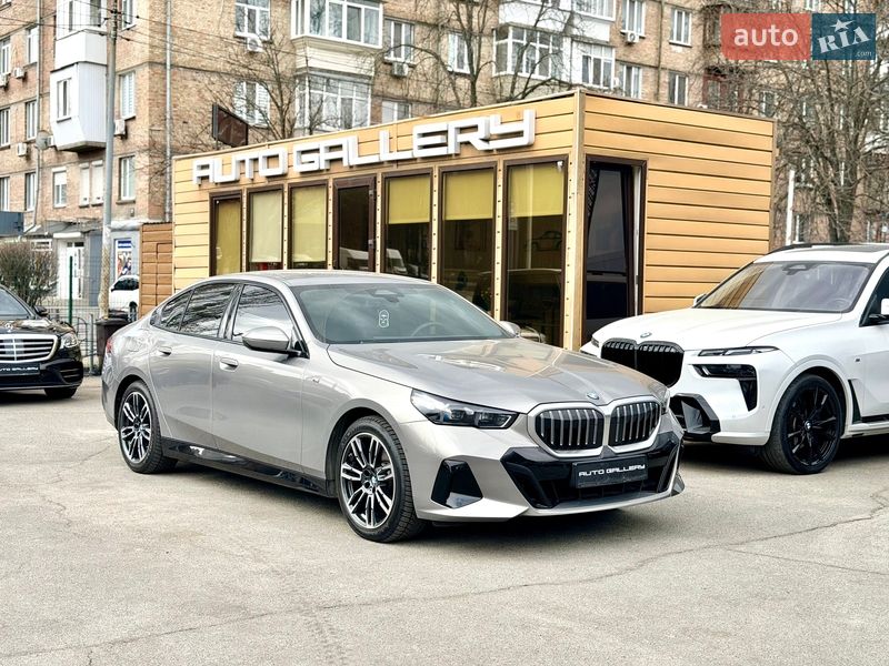 Седан BMW 5 Series 2023 в Киеве