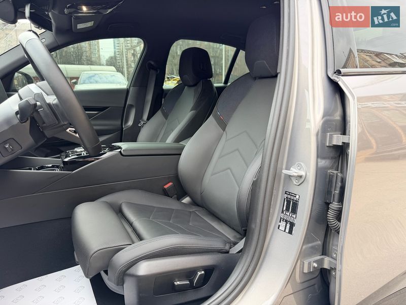 Седан BMW 5 Series 2023 в Киеве