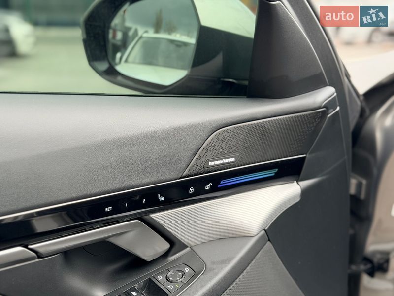 Седан BMW 5 Series 2023 в Киеве