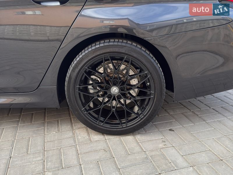 Седан BMW 5 Series 2017 в Кропивницком