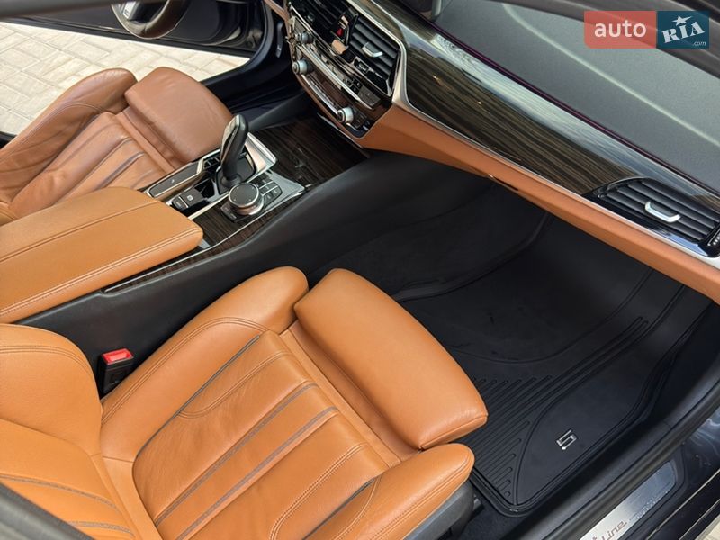 Седан BMW 5 Series 2017 в Кропивницком