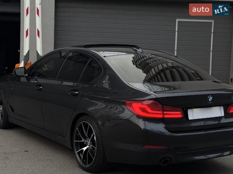 Седан BMW 5 Series 2018 в Киеве