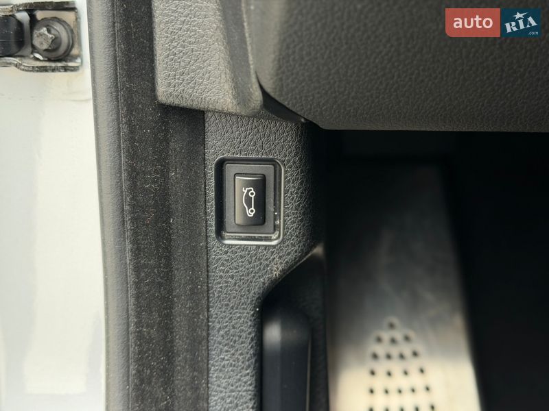 Седан BMW 5 Series 2015 в Житомире