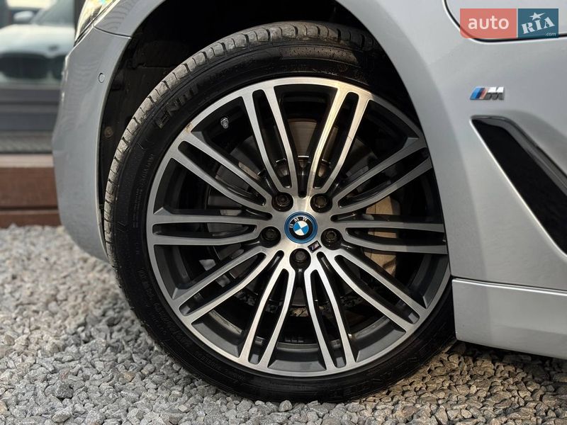 Седан BMW 5 Series 2017 в Львове