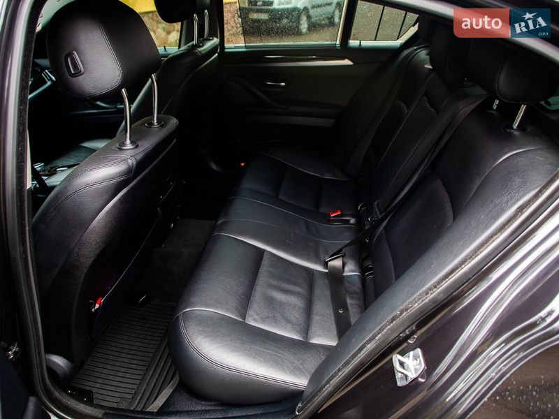 Седан BMW 5 Series 2013 в Самборі