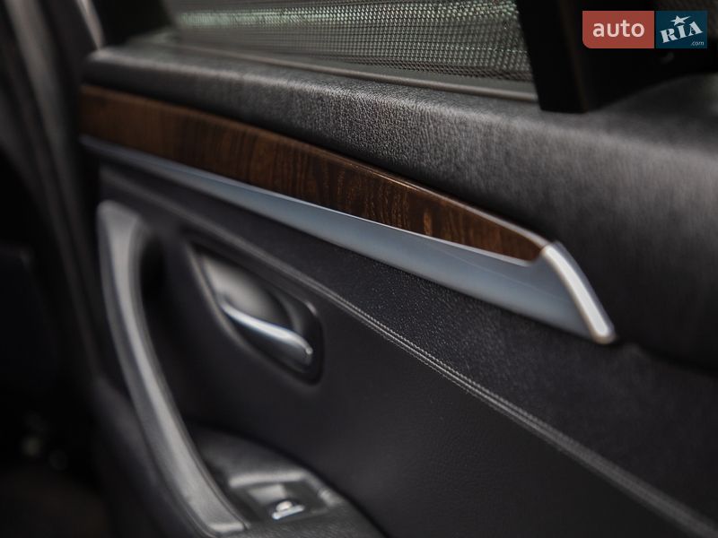 Седан BMW 5 Series 2013 в Самборі