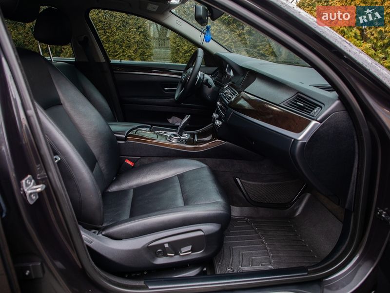 Седан BMW 5 Series 2013 в Самборі
