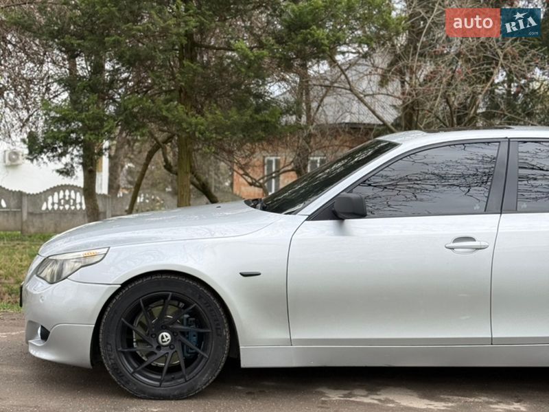 Седан BMW 5 Series 2004 в Чернівцях