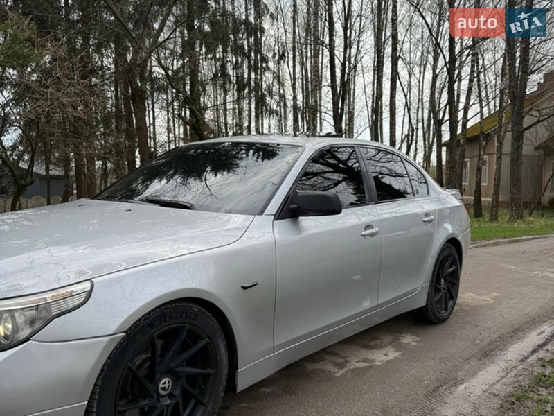 Седан BMW 5 Series 2004 в Чернівцях