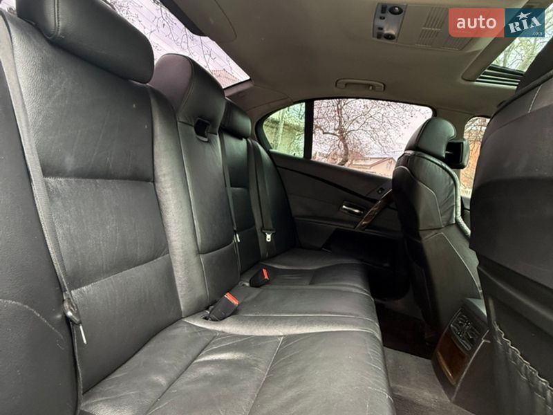 Седан BMW 5 Series 2004 в Чернівцях