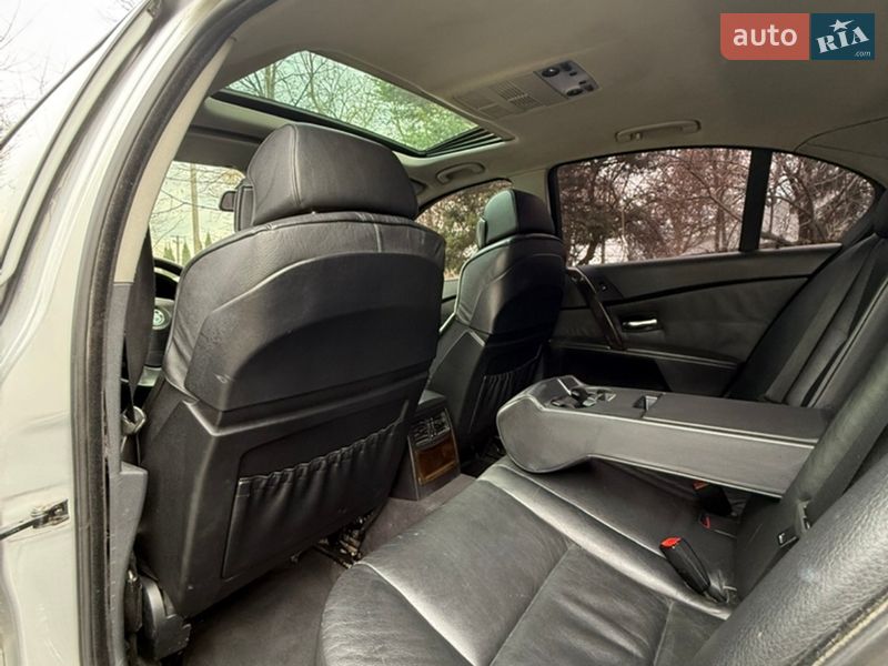 Седан BMW 5 Series 2004 в Чернівцях