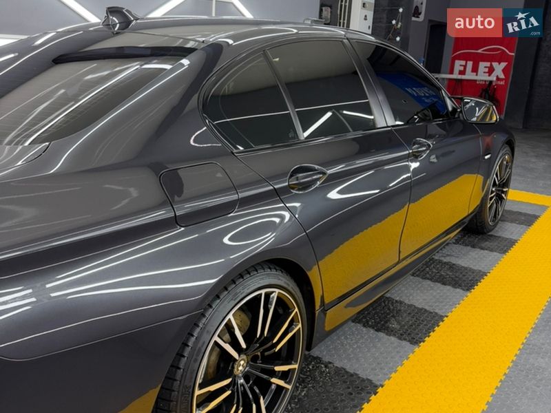 Седан BMW 5 Series 2012 в Чернівцях