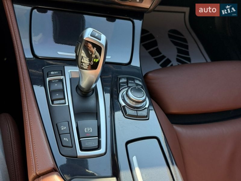 Седан BMW 5 Series 2012 в Чернівцях