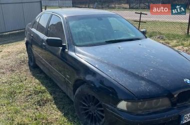 Седан BMW 5 Series 2002 в Дубровице