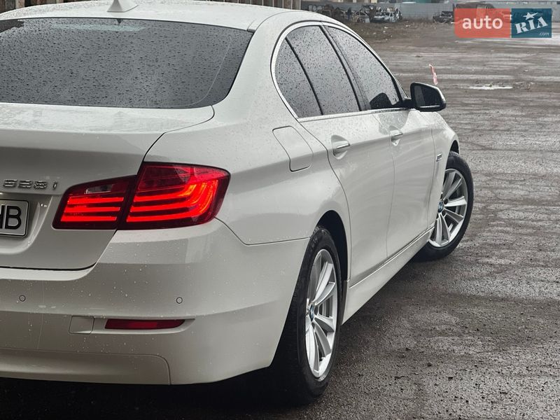 Седан BMW 5 Series 2015 в Тернополі