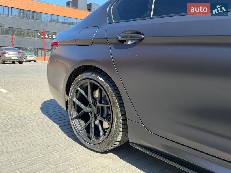 Седан BMW 5 Series 2017 в Києві