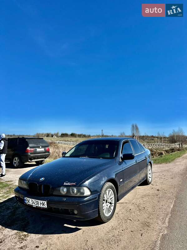 Седан BMW 5 Series 2000 в Рокитному