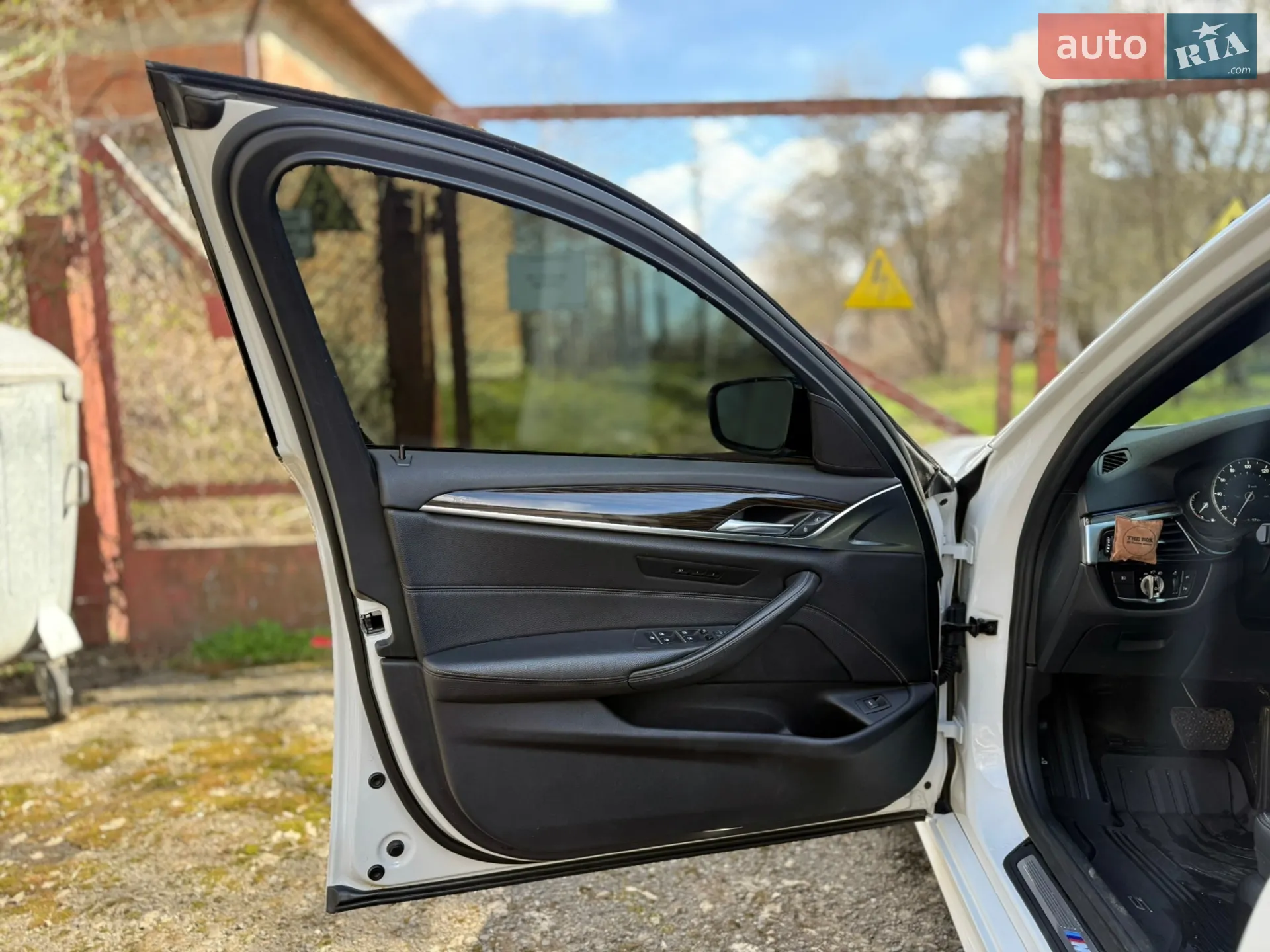 2017 BMW 5er - мініатюра 14