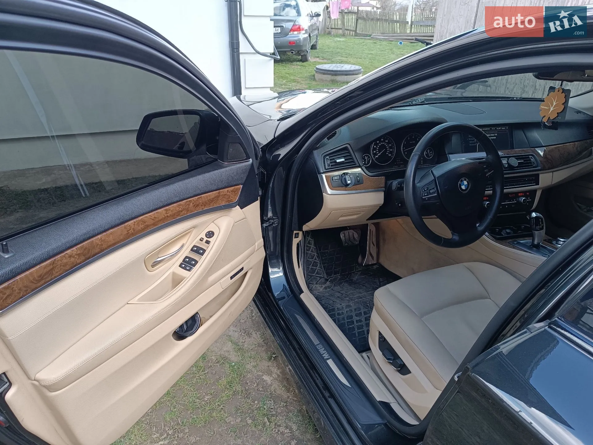 2010 BMW 5er - мініатюра 2