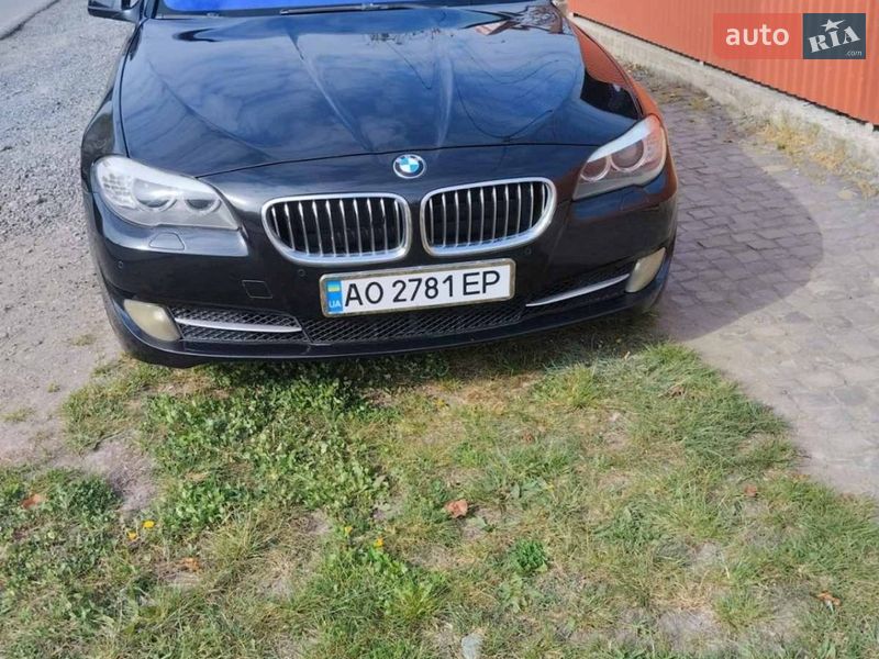Седан BMW 5 Series 2012 в Чинадиево